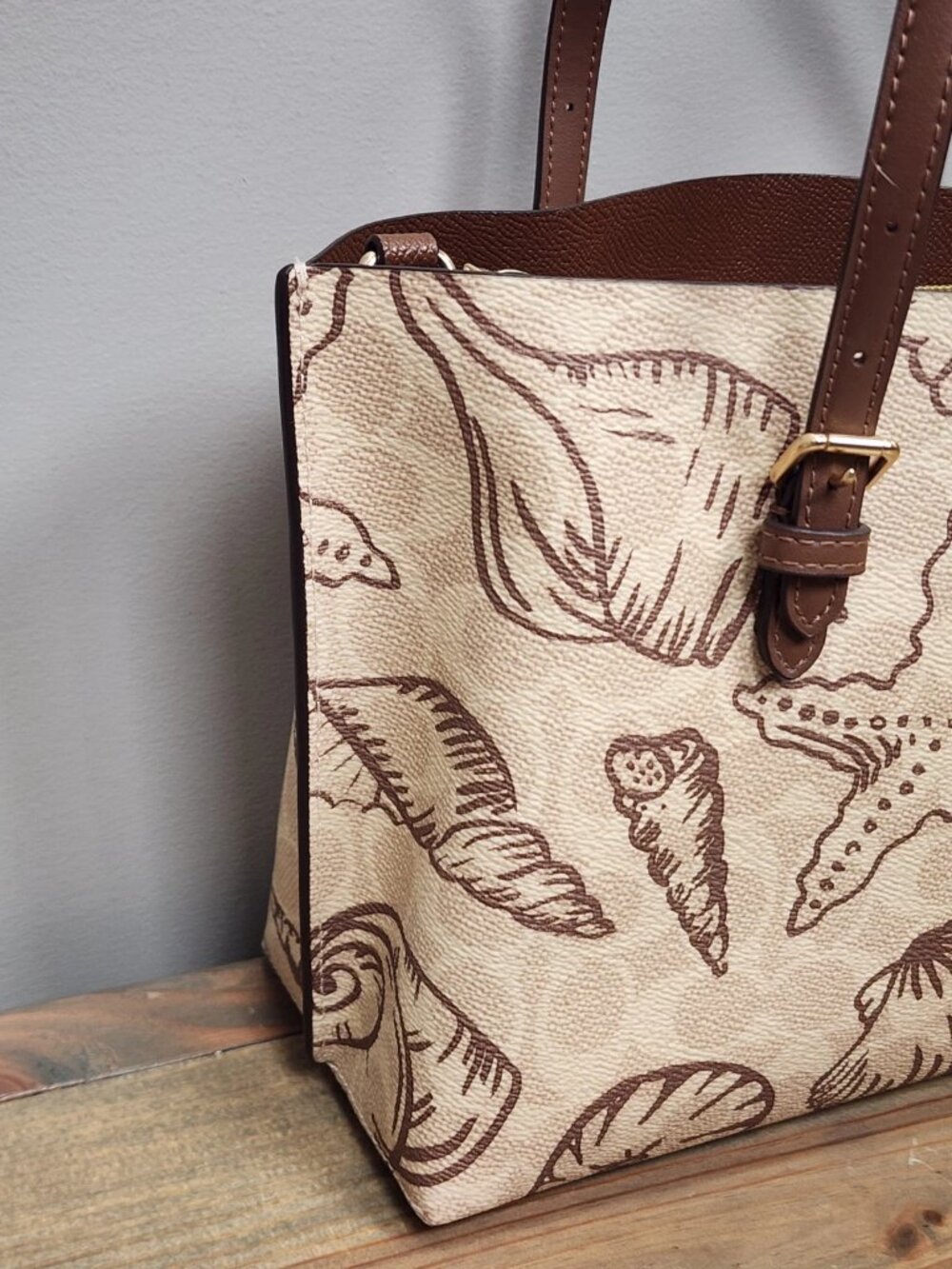 NWT Coach Mollie Tote Bag 25 In Signature Canvas With Shell Print CBH63 - Picture 6 of 12